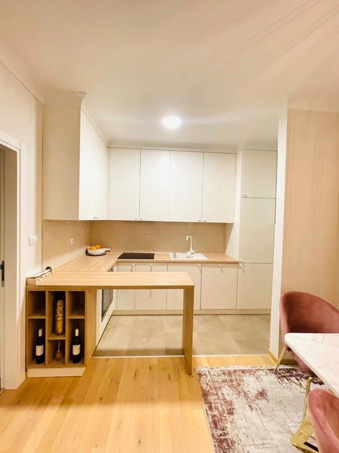 Ferienwohnung Stan Na Dan "Apartman Purple" Banja Luka Exterior foto
